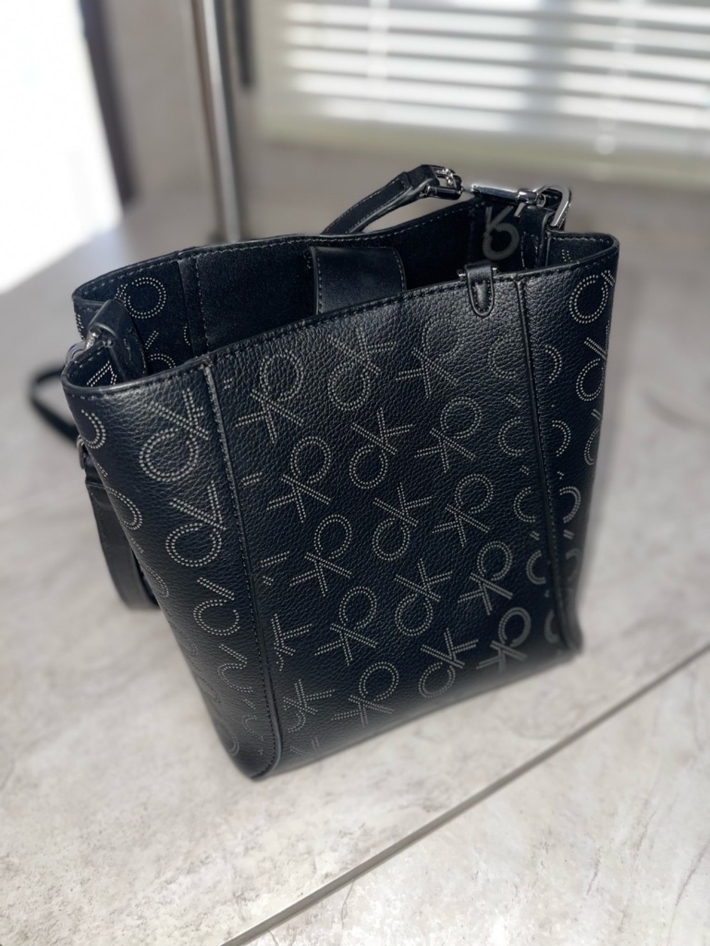 Calvin Klein bucket style shoulder bag purse